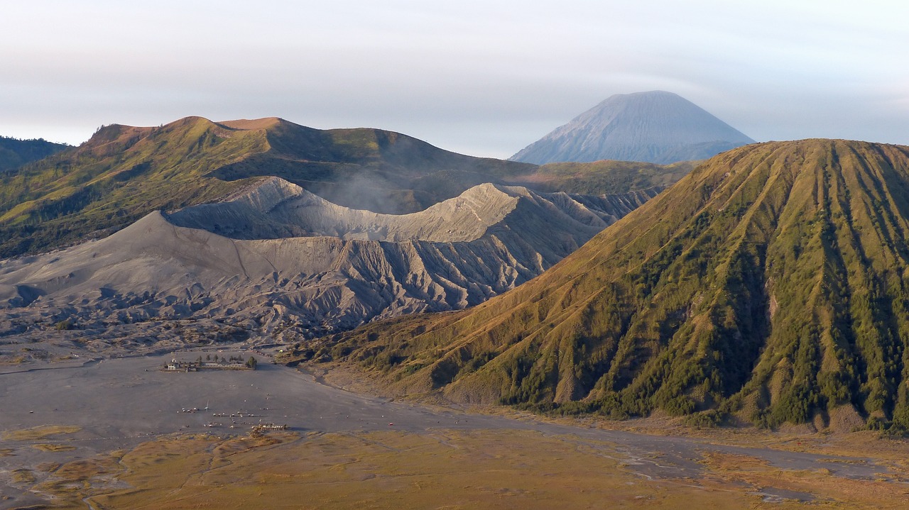 印尼火山最新动态，今日活动与影响概述
